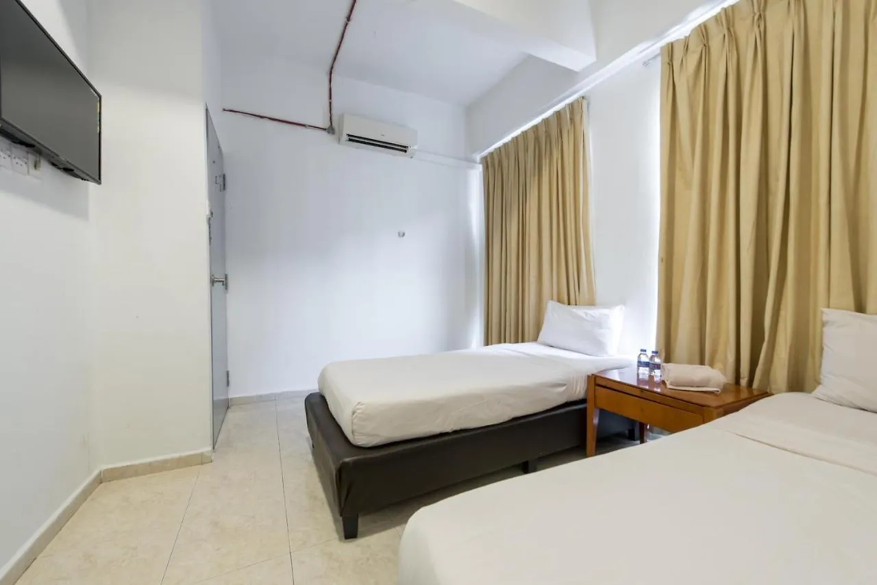 Hollitel Hotel Malacca 2*,